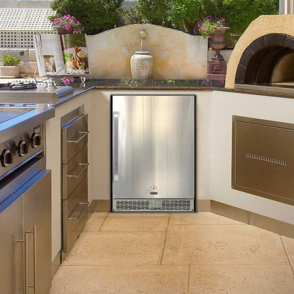 Whynter BOR-53024-SSW/BOR-53024-SSWa 24" Built-In Energy Star 5.3 cu. ft. Indoor/Outdoor Beverage Refrigerator Cooler Weather Proof in Stainless Steel with Lock and Optional Caster Wheels - front view